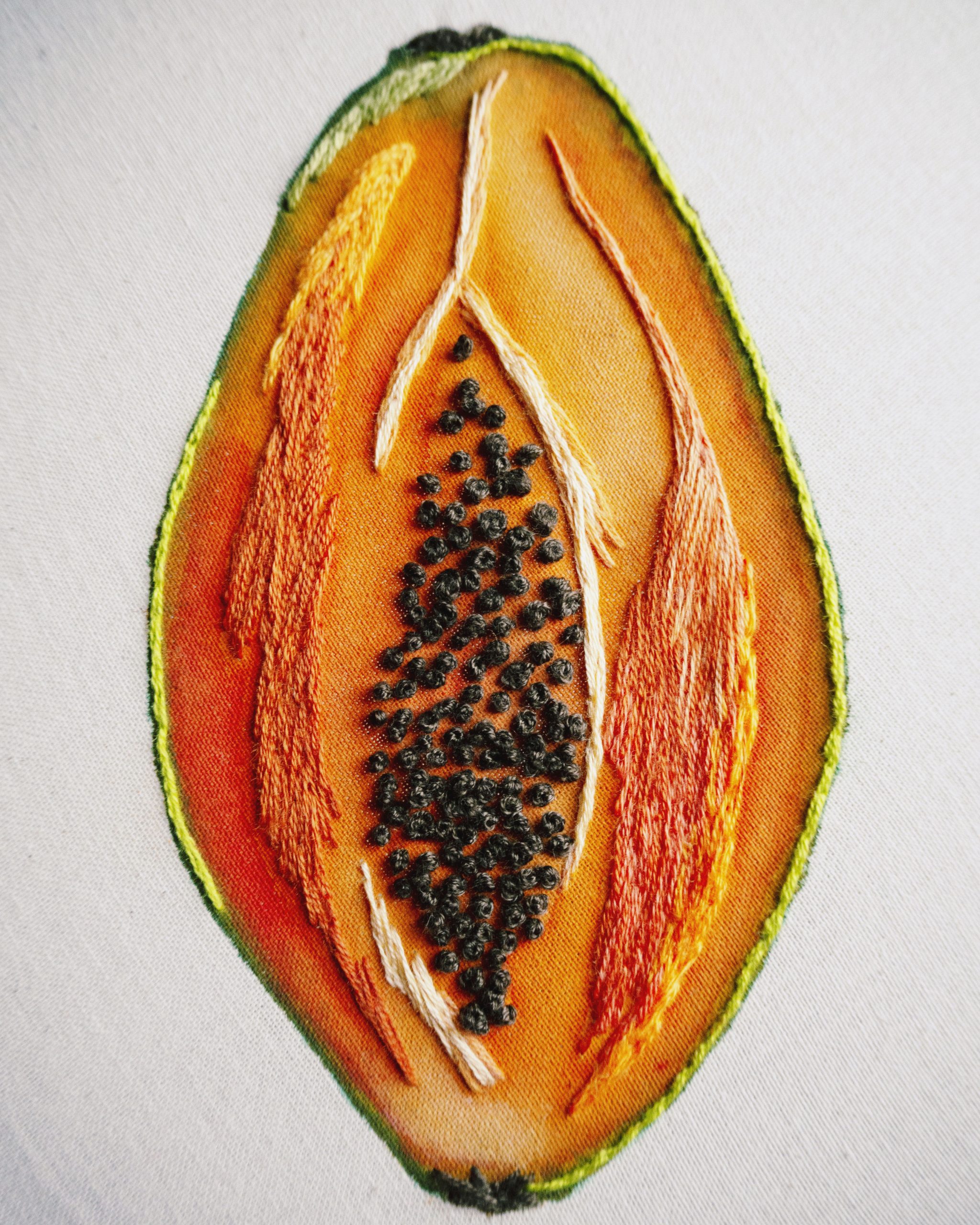 Proyecto papaya bordada en directo